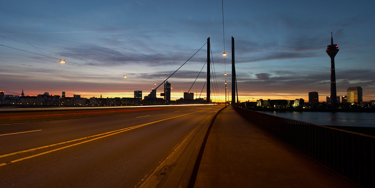 Rheinkniebrücke Düsseldorf